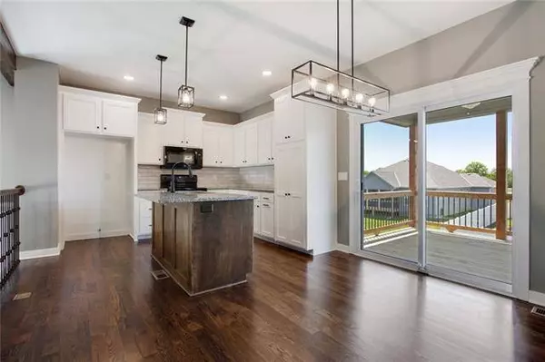 2321 NE Colonnade AVE, Blue Springs, MO 64029