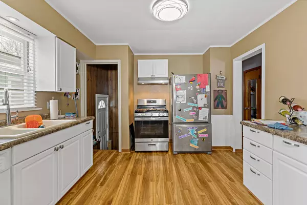 17916 Walter ST, Lansing, IL 60438