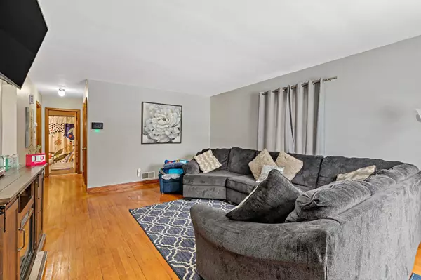 17916 Walter ST, Lansing, IL 60438