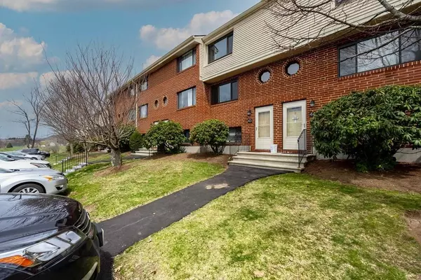 43 Sterling Ln #43, Haverhill, MA 01835