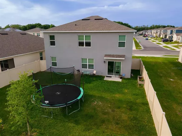 6674 CORAL BERRY DR, Mount Dora, FL 32757