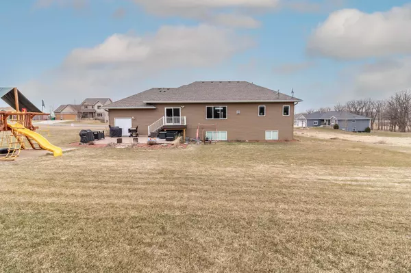 355 Alaina PL NE, Sauk Rapids, MN 56379