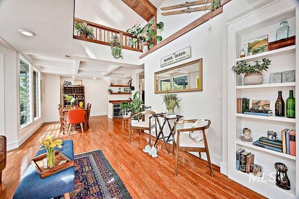 2207 E Roanoke Dr, Boise, ID 83712