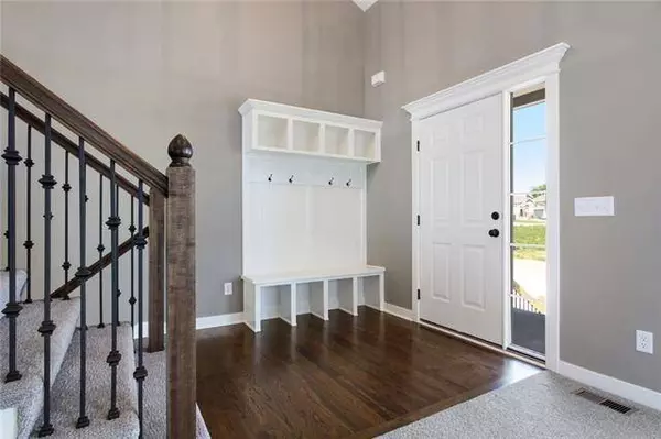 2321 NE Colonnade AVE, Blue Springs, MO 64029