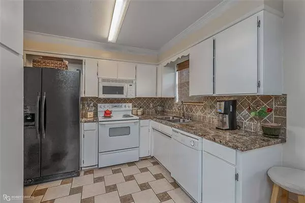 4727 Longstreet Place, Bossier City, LA 71112