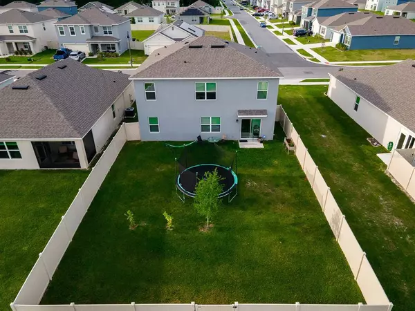 6674 CORAL BERRY DR, Mount Dora, FL 32757