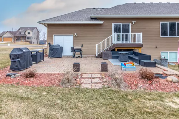 355 Alaina PL NE, Sauk Rapids, MN 56379