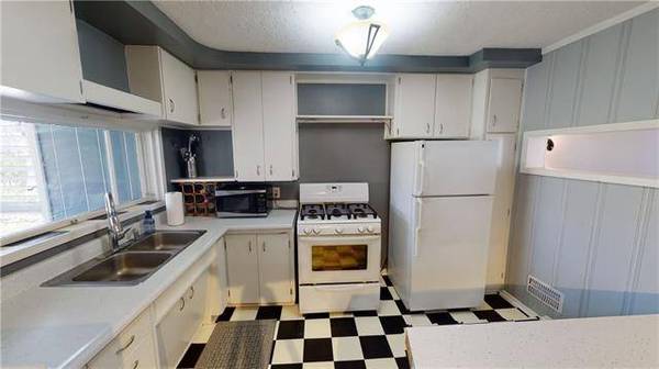 3008 S 9TH ST, Kansas City, KS 66103