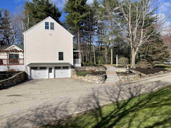 3 Laurens CIR, Sandown, NH 03873