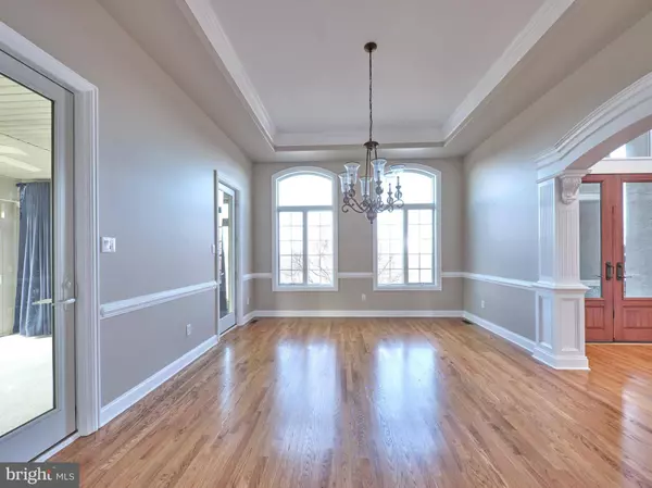 2720 IMPERIAL CREST LN, Hellertown, PA 18055