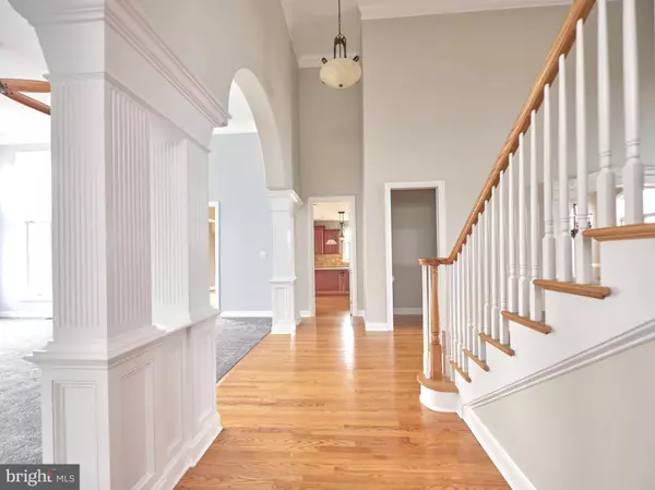 2720 IMPERIAL CREST LN, Hellertown, PA 18055