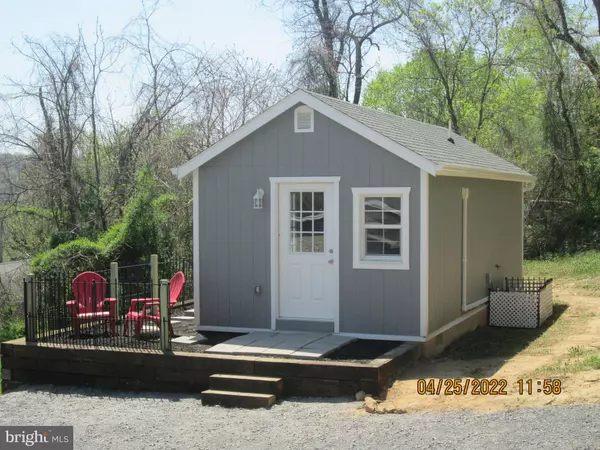 223 JOHN ST, Berkeley Springs, WV 25411