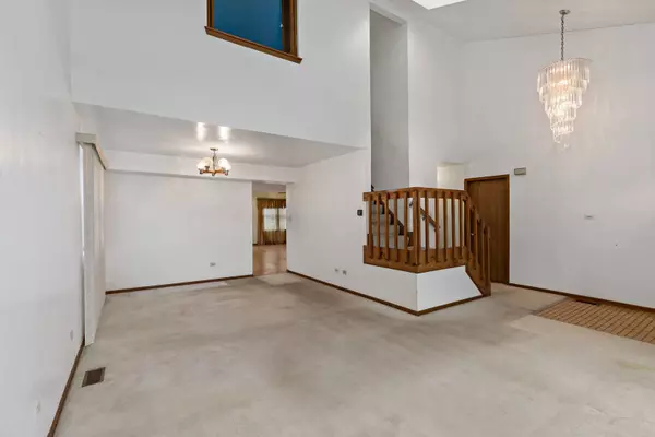 225 Willow RD, Matteson, IL 60443