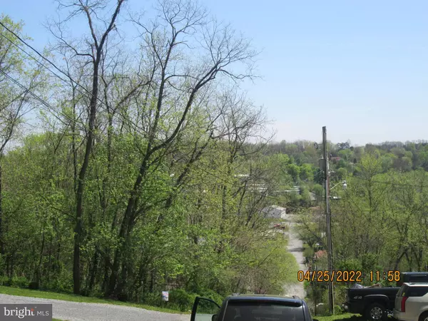 223 JOHN ST, Berkeley Springs, WV 25411