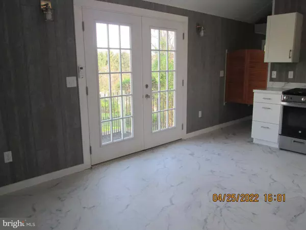 223 JOHN ST, Berkeley Springs, WV 25411