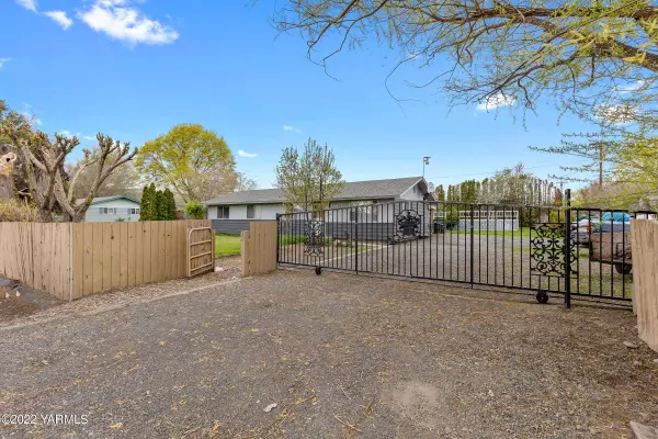 2602 37th Ave S, Yakima, WA 98903