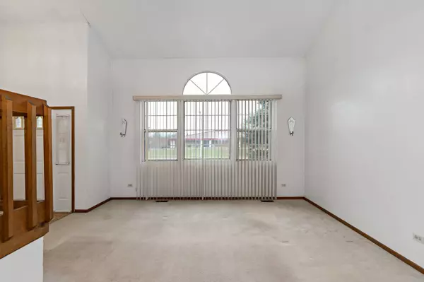 225 Willow RD, Matteson, IL 60443