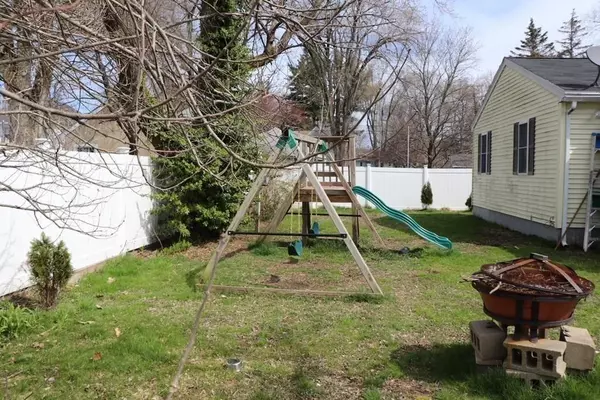 30 Burnham St, Haverhill, MA 01830