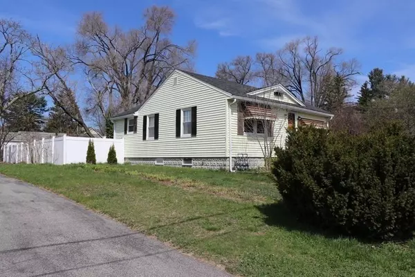 30 Burnham St, Haverhill, MA 01830