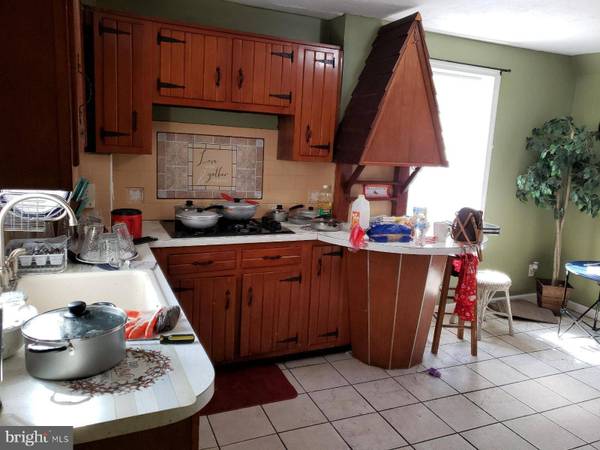 2890 TUCKAHOE RD, Camden, NJ 08104