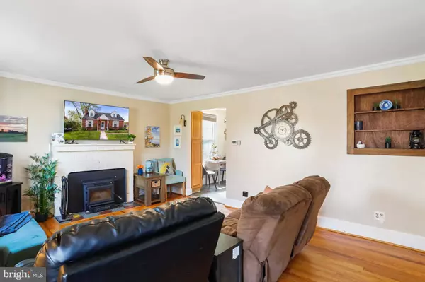 423 HAPPY CREEK RD, Front Royal, VA 22630