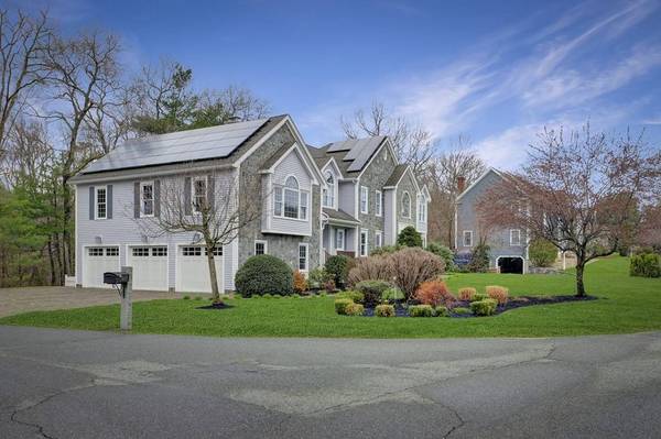 125 Sherwood Dr, North Andover, MA 01845