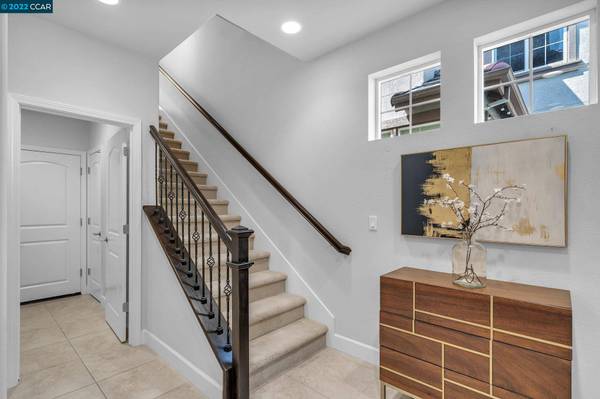 484 Selby Ln, Livermore, CA 94551