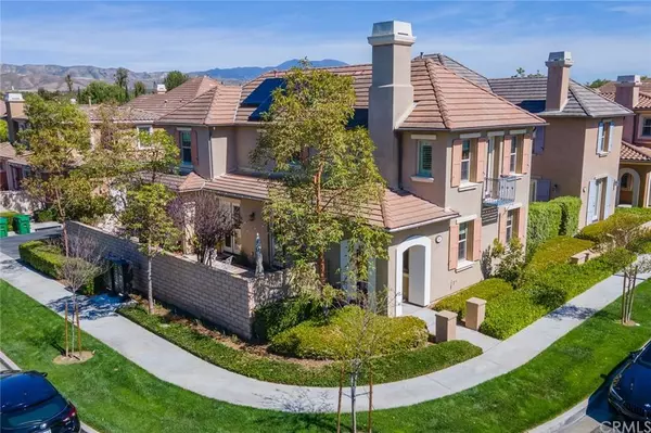 35 Twin Gables, Irvine, CA 92620