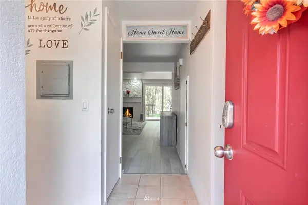 120 124th ST SW #F9, Everett, WA 98204