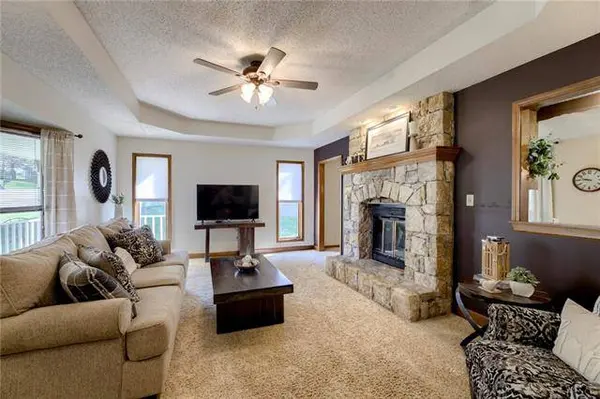 2100 NW Hines CT, Blue Springs, MO 64015