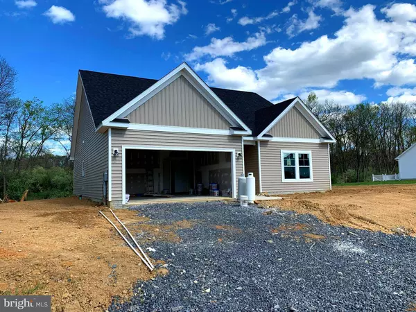 182 MOONSTONE DR, Kearneysville, WV 25430