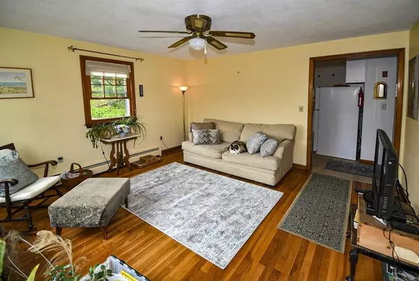 37 Stevens St, Andover, MA 01810