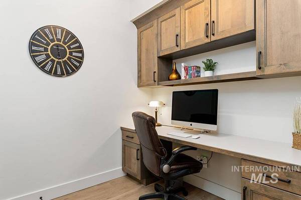 4240 E Parkcenter Blvd, Boise, ID 83716