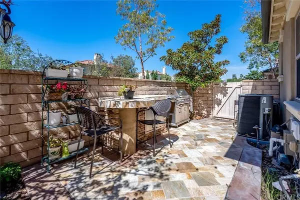 35 Twin Gables, Irvine, CA 92620