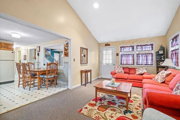 119 E Glenwood ST, Nashua, NH 03060