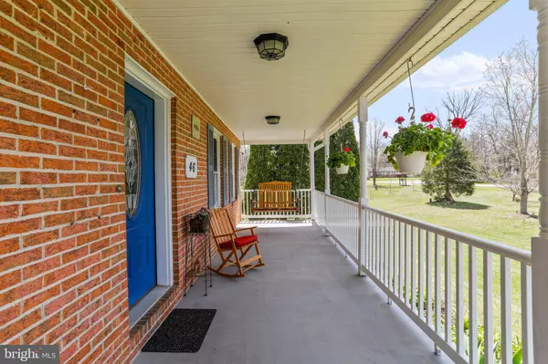 46 SHANNON LN, Kearneysville, WV 25430