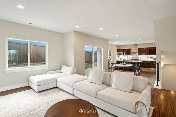 24920 123rd PL SE, Kent, WA 98030