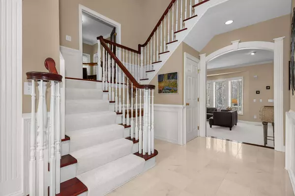 5338 Sheffield Avenue, Powell, OH 43065