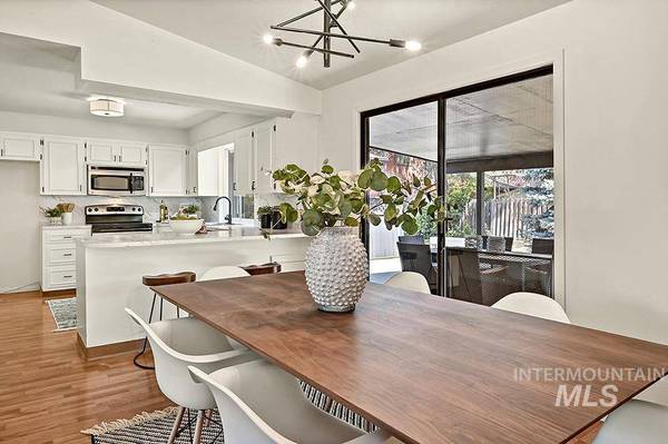 3948 N Hawthorne Way, Boise, ID 83703