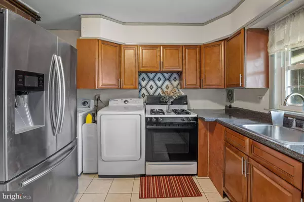 9206 WOODEN BRIDGE RD, Philadelphia, PA 19114