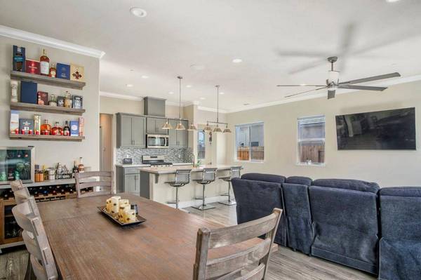 2033 Laffranchi LN, Manteca, CA 95337