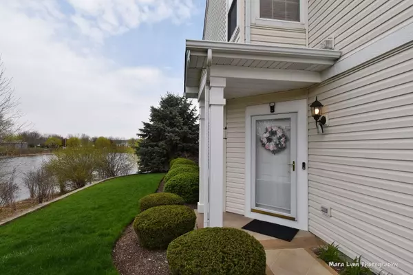 1986 W Cobblestone Road #1986, Romeoville, IL 60446