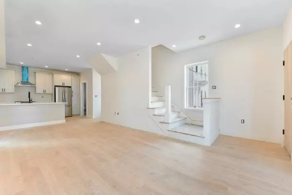 14A Ennis St #A, Boston, MA 02119