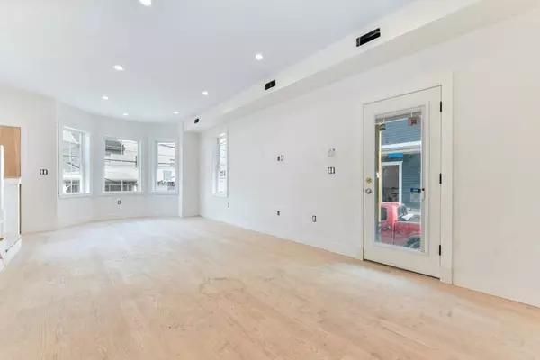 14A Ennis St #A, Boston, MA 02119