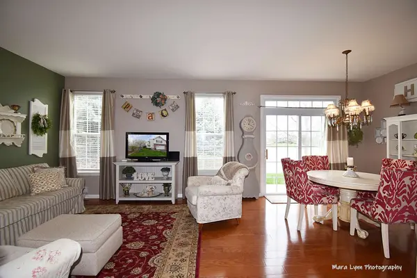 1986 W Cobblestone Road #1986, Romeoville, IL 60446