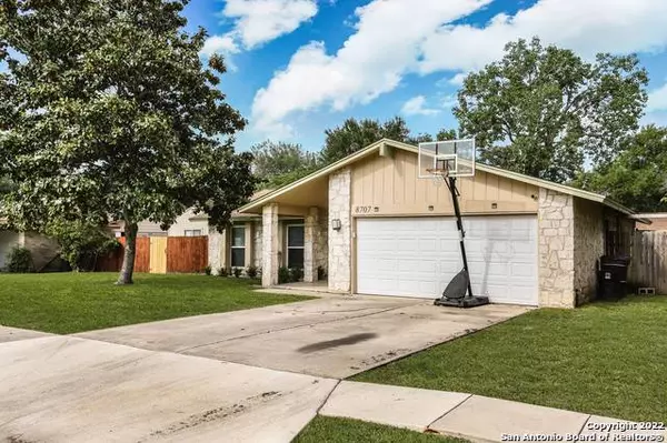 8707 CARRINGTON, San Antonio, TX 78239-2901
