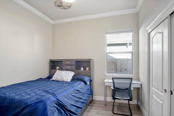 2033 Laffranchi LN, Manteca, CA 95337