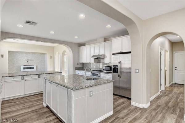 7714 Comanche Canyon Avenue, Las Vegas, NV 89113