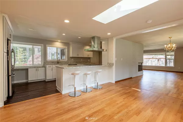 10841 Interlaaken DR SW, Lakewood, WA 98498