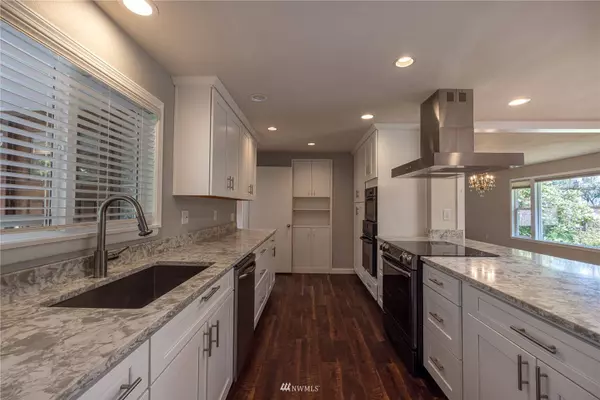 10841 Interlaaken DR SW, Lakewood, WA 98498